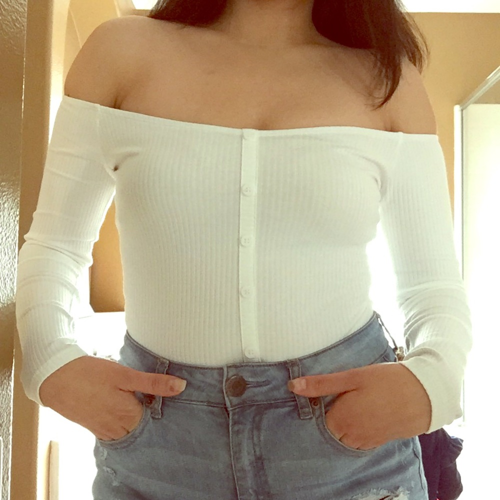 White long sleeve bodysuit